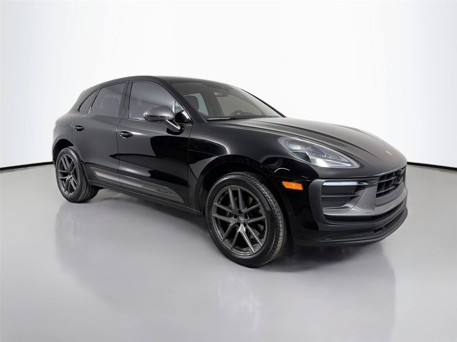 Certified 2024 Porsche Macan Turbo AWD/4WD image 9