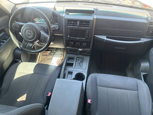 Used 2012 Jeep Liberty Sport w/ Popular Equipment Group RWD image 15