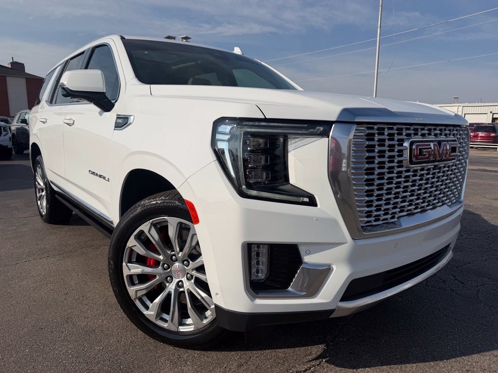 Used 2024 GMC Yukon Denali w/ Denali Reserve Package AWD/4WD image 2