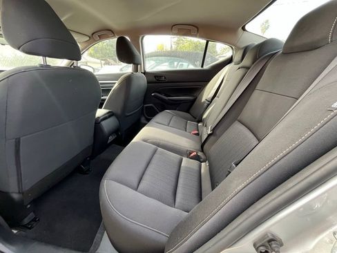 Used 2023 Nissan Altima 2.5 SV image 8