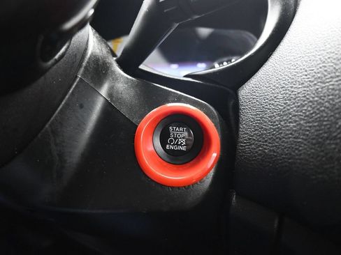 Used 2017 Jeep Renegade Altitude FWD image 24