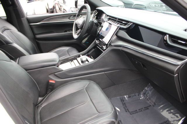 Used 2023 Jeep Grand Cherokee L Overland AWD/4WD image 41