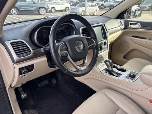 Used 2017 Jeep Grand Cherokee Limited image 10