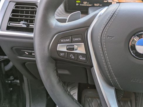 Used 2025 BMW X5 sDrive40i w/ Premium Package image 16