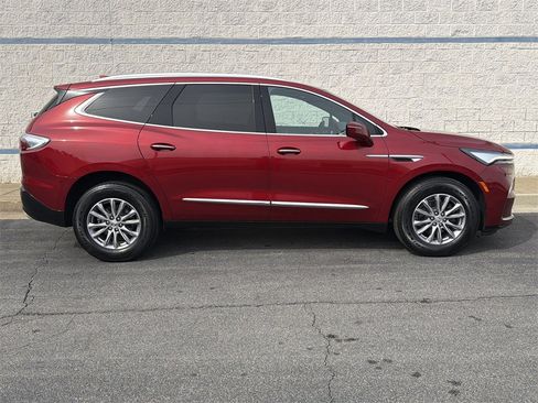 Used 2024 Buick Enclave Premium image 8
