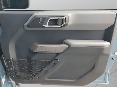 Used 2021 Ford Bronco Black Diamond w/ Sasquatch Package image 13