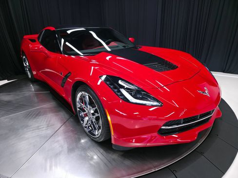 Used 2015 Chevrolet Corvette Stingray Coupe w/ 3LT Preferred Equipment Group RWD image 7