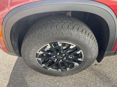 Used 2025 Chevrolet Traverse Z71 w/ Driver Confidence Package image 8