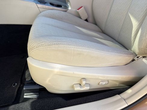 Used 2011 Subaru Outback 2.5i Premium w/ All-Weather Pkg image 12