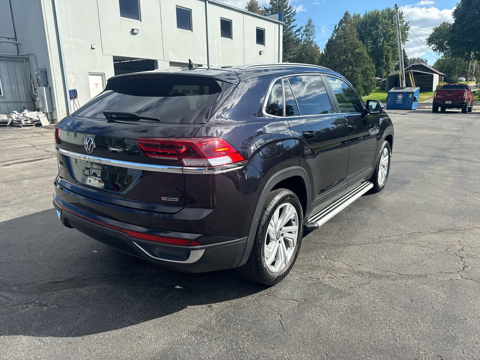 Used 2021 Volkswagen Atlas Cross Sport SEL w/ Cross Sport MDO Package AWD/4WD image 3