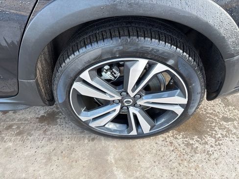 Certified 2024 Volvo V60 B5 Cross Country Plus w/ Protection Package Premier image 14