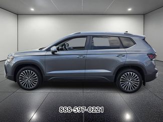 Certified 2025 Volkswagen Taos SE video 2