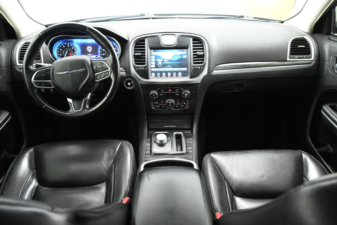 Used 2021 Chrysler 300 Touring L RWD image 21