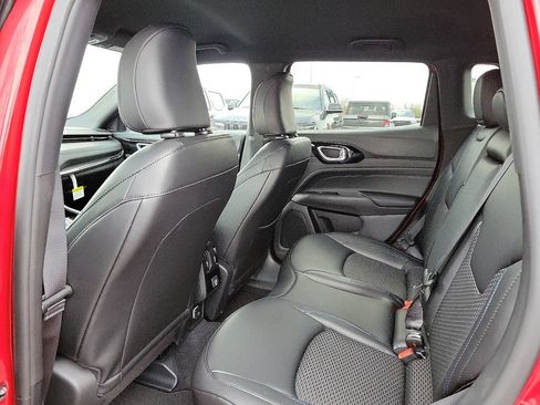 New 2026 Jeep Compass Latitude AWD/4WD image 10