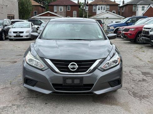 Used 2016 Nissan Altima 2.5 S w/ Power Driver Seat Package FWD image 2
