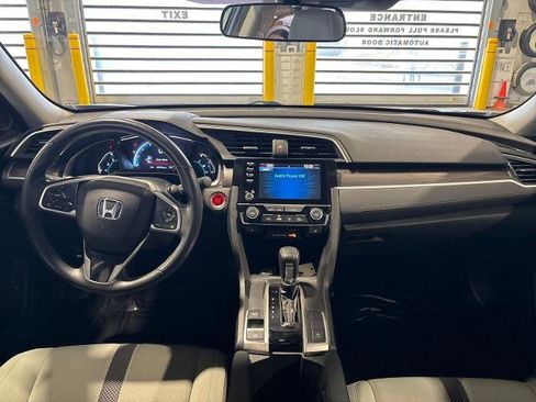 Used 2019 Honda Civic EX image 12