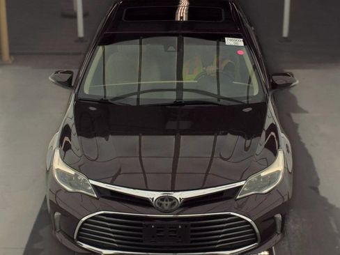 Used 2018 Toyota Avalon Limited w/ Carpet Mat Package FWD image 2