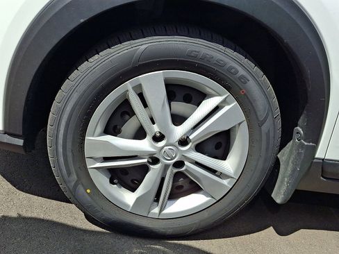 Used 2024 Nissan Kicks S image 4