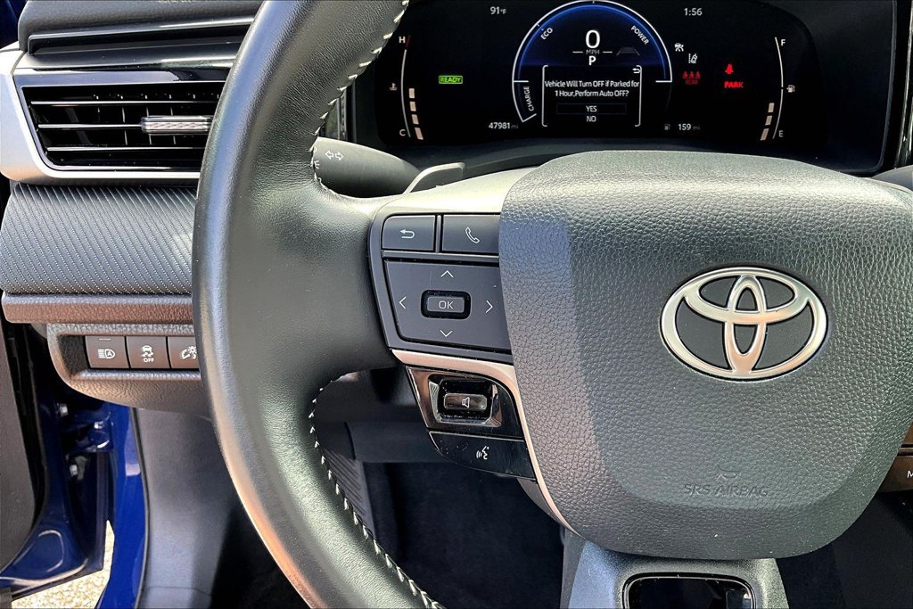 Used 2025 Toyota Camry SE FWD image 12