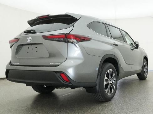 New 2026 Toyota Highlander XLE image 24