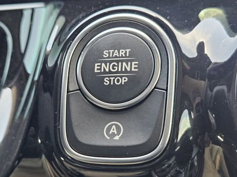 Certified 2026 Mercedes-Benz GLA 250 image 32