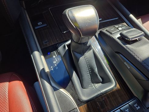 Certified 2019 Lexus LX 570 4WD image 18