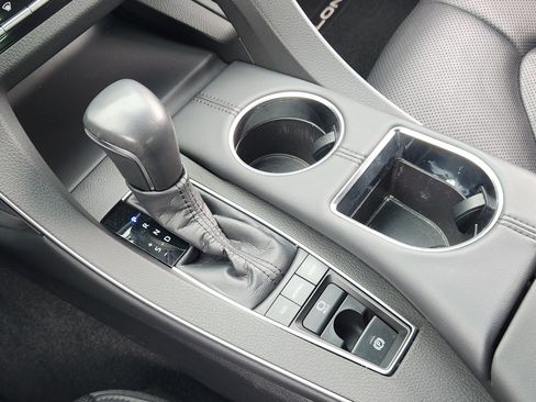 Used 2020 Toyota Avalon XSE image 22