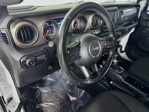 Used 2021 Jeep Wrangler Unlimited Sport image 23