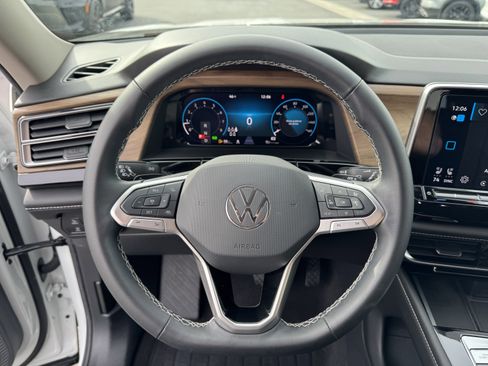 Certified 2024 Volkswagen Atlas SE image 20