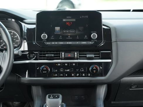 Used 2025 Nissan Pathfinder SV AWD/4WD image 29