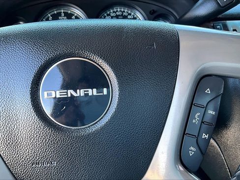Used 2011 GMC Yukon Denali AWD/4WD image 24