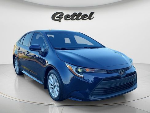 Certified 2023 Toyota Corolla LE w/ LE Convenience Package FWD image 3