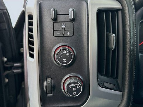 Used 2014 GMC Sierra 1500 SLT w/ SLT Crew Cab Value Package AWD/4WD image 10