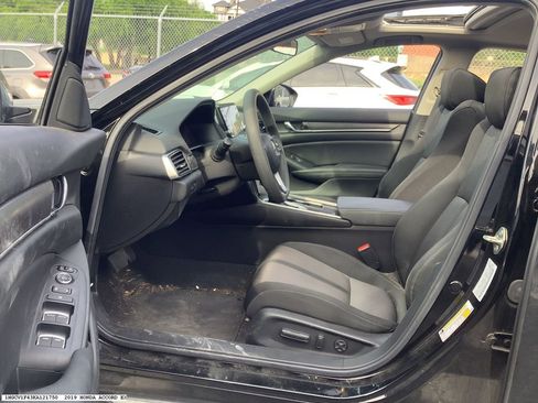 Used 2019 Honda Accord EX image 10