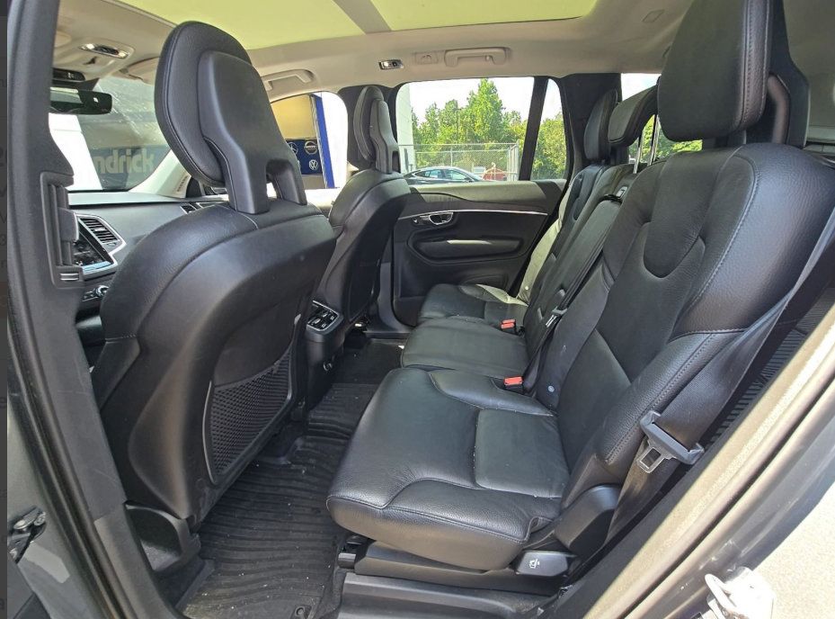 Used 2020 Volvo XC90 T6 Momentum w/ Protection Package Premier AWD/4WD image 10