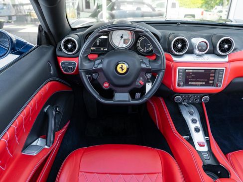 Used 2016 Ferrari California T image 10
