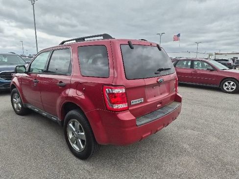 Used 2011 Ford Escape XLT w/ Canadian Winter Pkg AWD/4WD image 7