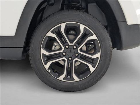 Used 2023 Jeep Compass Limited image 21