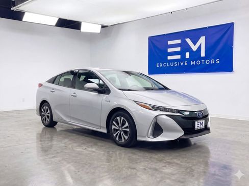 Used 2017 Toyota Prius Prime Plus FWD image 1