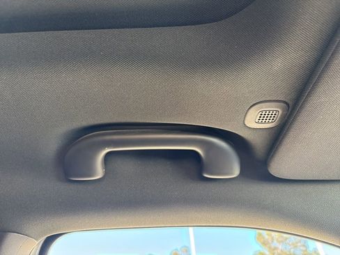 Used 2023 Jeep Compass Latitude w/ Sun and Sound Group image 34