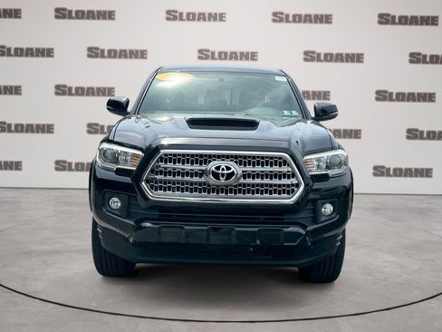 Used 2016 Toyota Tacoma TRD Sport w/ Towing Package AWD/4WD image 8