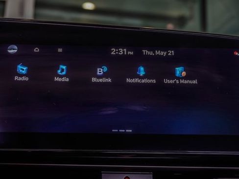 Certified 2025 Hyundai Elantra SEL FWD image 30