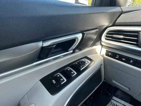 Used 2020 Kia Telluride S AWD/4WD image 13