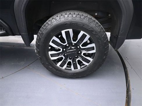 Used 2025 GMC Sierra 2500 Denali Ultimate w/ Max Trailering Package image 12