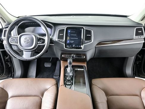 Used 2019 Volvo XC90 T6 Momentum AWD/4WD image 17
