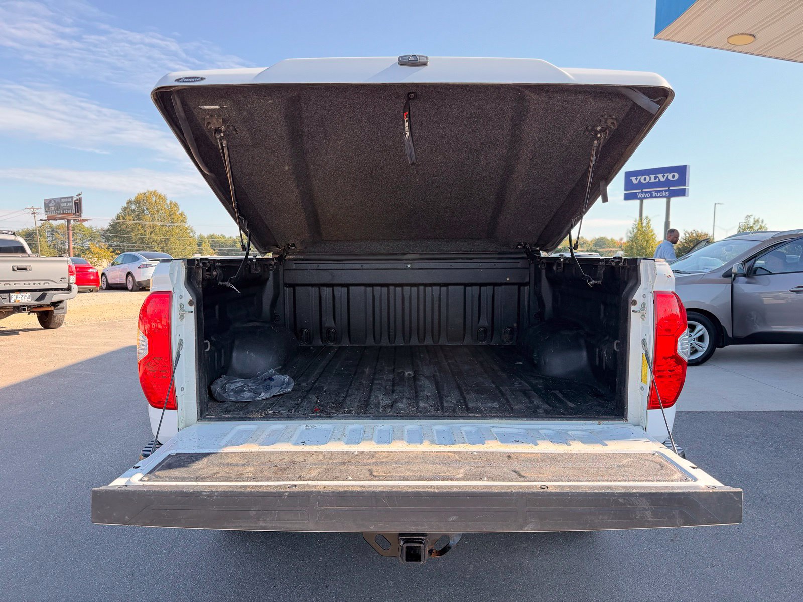 Used 2017 Toyota Tundra SR5 w/ TRD Off Road Package AWD/4WD image 23