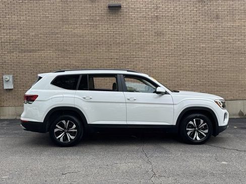 Used 2024 Volkswagen Atlas SE AWD/4WD image 5