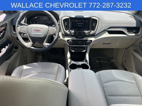 Used 2024 GMC Terrain Denali w/ Denali Premium Package AWD/4WD image 15