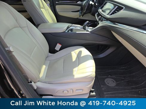 Used 2019 Buick Enclave Essence AWD/4WD image 19