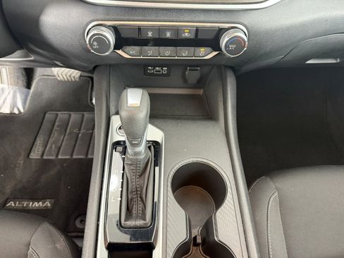 Used 2025 Nissan Altima 2.5 SV image 20